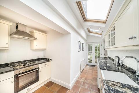 2 bedroom flat for sale, Bramfield Road, London SW11