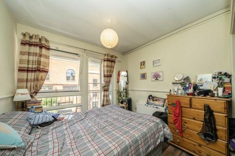 3 bedroom flat for sale, Ilminster Gardens, London SW11