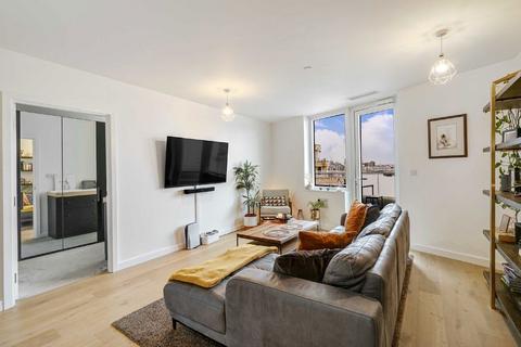 1 bedroom flat for sale, Lombard Road, London SW11