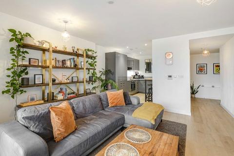 1 bedroom flat for sale, Lombard Road, London SW11