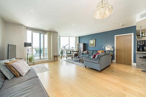 3 bedroom flat for sale, Juniper Drive, London SW18