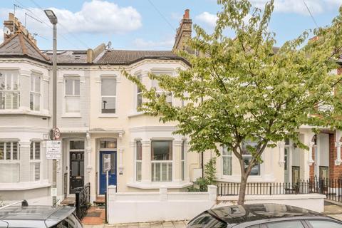 3 bedroom flat for sale, Jedburgh Street, London SW11