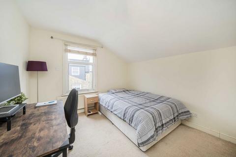 3 bedroom flat for sale, Jedburgh Street, London SW11