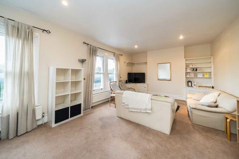 2 bedroom flat for sale, Wandsworth Common West Side, London SW18