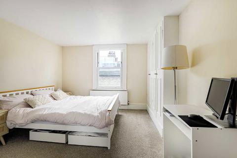 2 bedroom flat for sale, Wandsworth Common West Side, London SW18