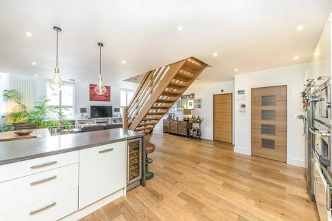 2 bedroom flat for sale, Alma Road, London SW18