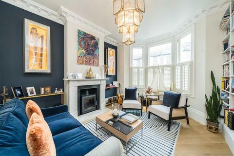 4 bedroom terraced house for sale, Eccles Road, London SW11