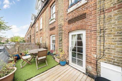 1 bedroom flat for sale, Queenstown Road, London SW8