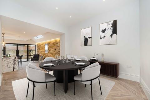 4 bedroom house for sale, Eccles Road, London SW11