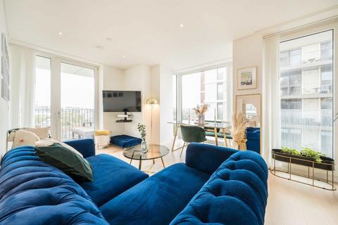 1 bedroom flat for sale, York Place, London SW11