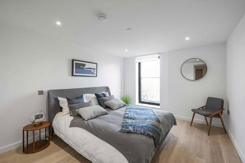 2 bedroom flat for sale, Plough Road, Battersea SW11