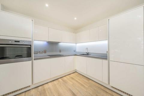 2 bedroom flat for sale, Hyde Lane, London SW11