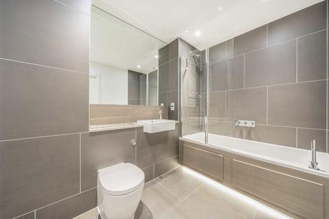 2 bedroom flat for sale, Hyde Lane, London SW11