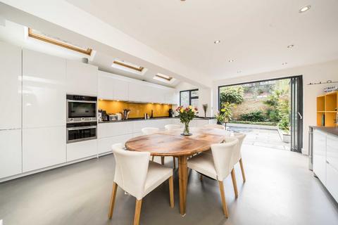 37 Beauchamp Road, London, SW11 1PG