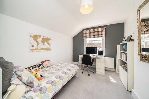 37 Beauchamp Road, London, SW11 1PG
