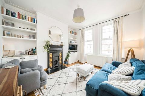 2 bedroom flat for sale, Queenstown Road, London SW8