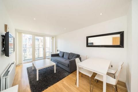 1 bedroom flat for sale, Battersea Park Road, London SW8