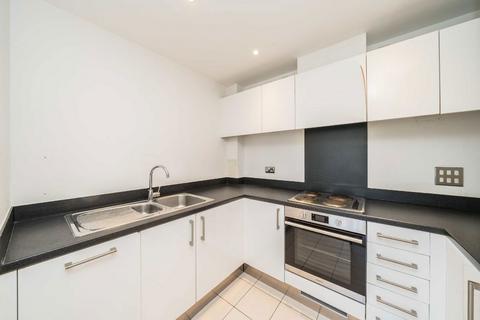 1 bedroom flat for sale, Battersea Park Road, London SW8