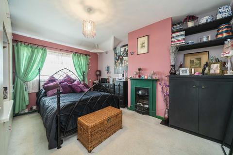 3 bedroom semi-detached house for sale, Townholm Crescent, London W7