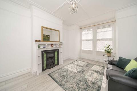 1 bedroom flat for sale, Windermere Road, London W5