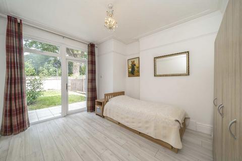 1 bedroom flat for sale, Windermere Road, London W5