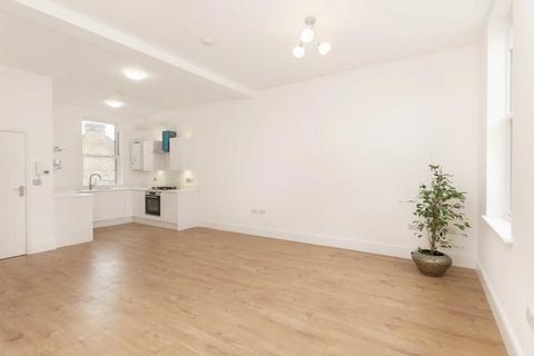 Studio for sale, Boston Road, London W7