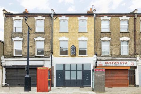 21 Boston Road, London, W7 3SJ