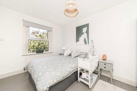 3 bedroom terraced house for sale, Coningsby Road, London W5