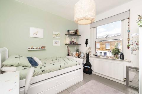 3 bedroom terraced house for sale, Coningsby Road, London W5