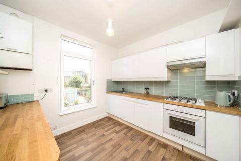 3 bedroom flat for sale, Whitestile Road, Brentford TW8