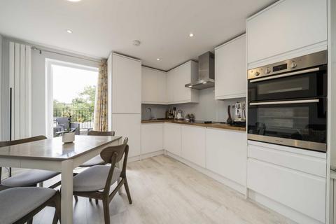 2 bedroom flat for sale, Leeland Terrace, London W13