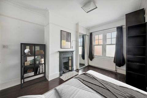 5a Carew Road, London, W13 9QL