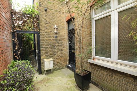 5a Carew Road, London, W13 9QL