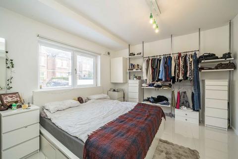 1 bedroom flat for sale, Seaford Road, London W13