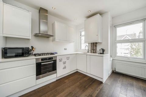 3 bedroom flat for sale, Elthorne Avenue, London W7