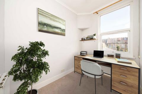 2 bedroom flat for sale, Sydney Road, London W13