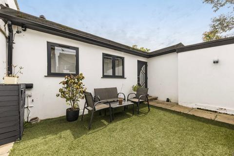 2 bedroom bungalow for sale, Studley Grange Road, London W7