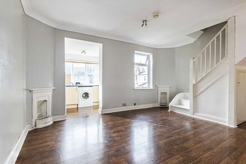 2 bedroom flat for sale, Hollies Road, London W5