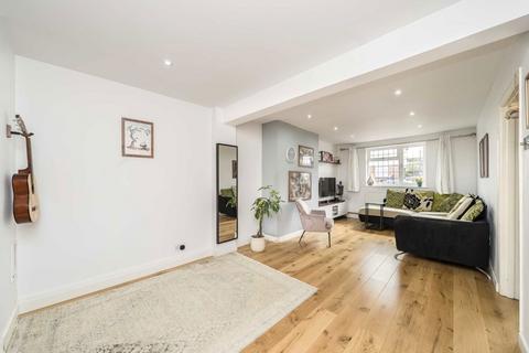 74 Townholm Crescent, London, W7 2NA