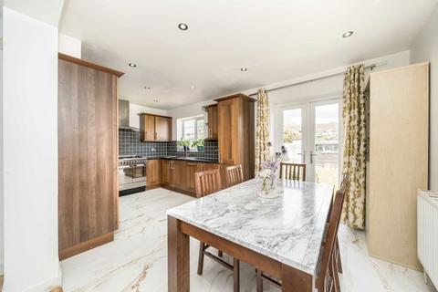74 Townholm Crescent, London, W7 2NA
