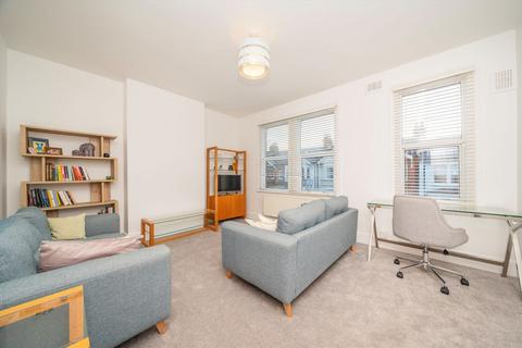 2 bedroom flat for sale, Whitestile Road, Brentford TW8