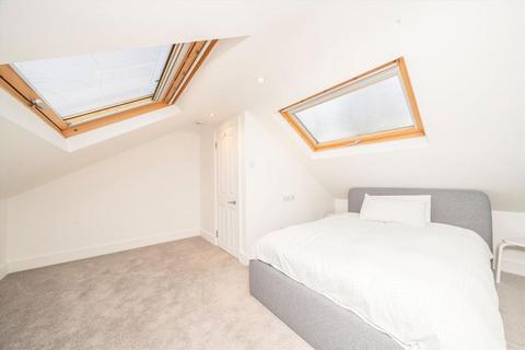 2 bedroom flat for sale, Whitestile Road, Brentford TW8