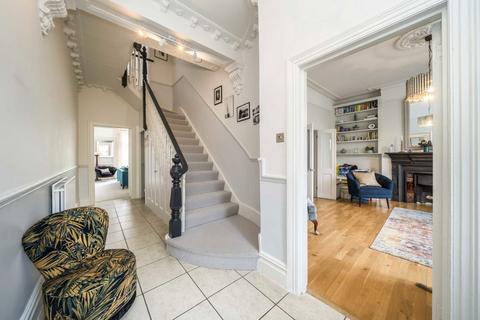 5 bedroom house to rent, Courtfield Gardens, London W13