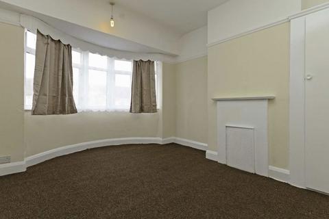 3 bedroom house to rent, Derwent Road, Southall UB1