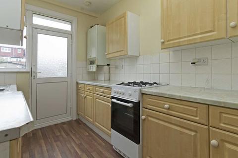 3 bedroom house to rent, Derwent Road, Southall UB1