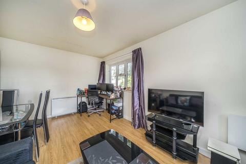 2 bedroom flat for sale, Windmill Road, London W5