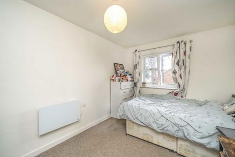 2 bedroom flat for sale, Windmill Road, London W5