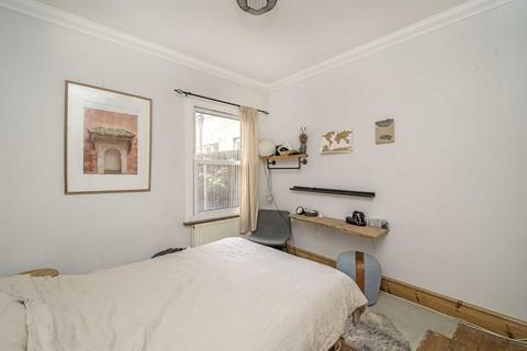 2 bedroom flat to rent, Osterley Park View Road, London W7