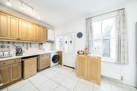 4 bedroom house to rent, Drayton Avenue, London W13