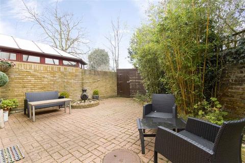 2 bedroom flat to rent, Ennerdale Road, Kew TW9